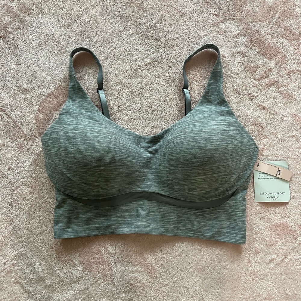 Victoria’s Secret medium support moisture wicking sports bra 34 DD